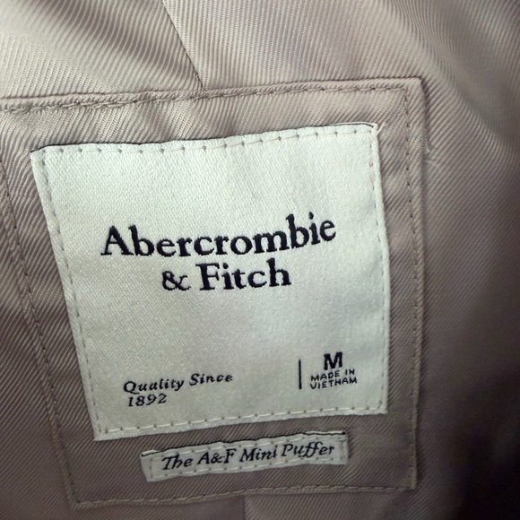 ABERCROMBIE & FITCH The A&F Mini Puffer Faux Fur light grey size M - Picture 3 of 5